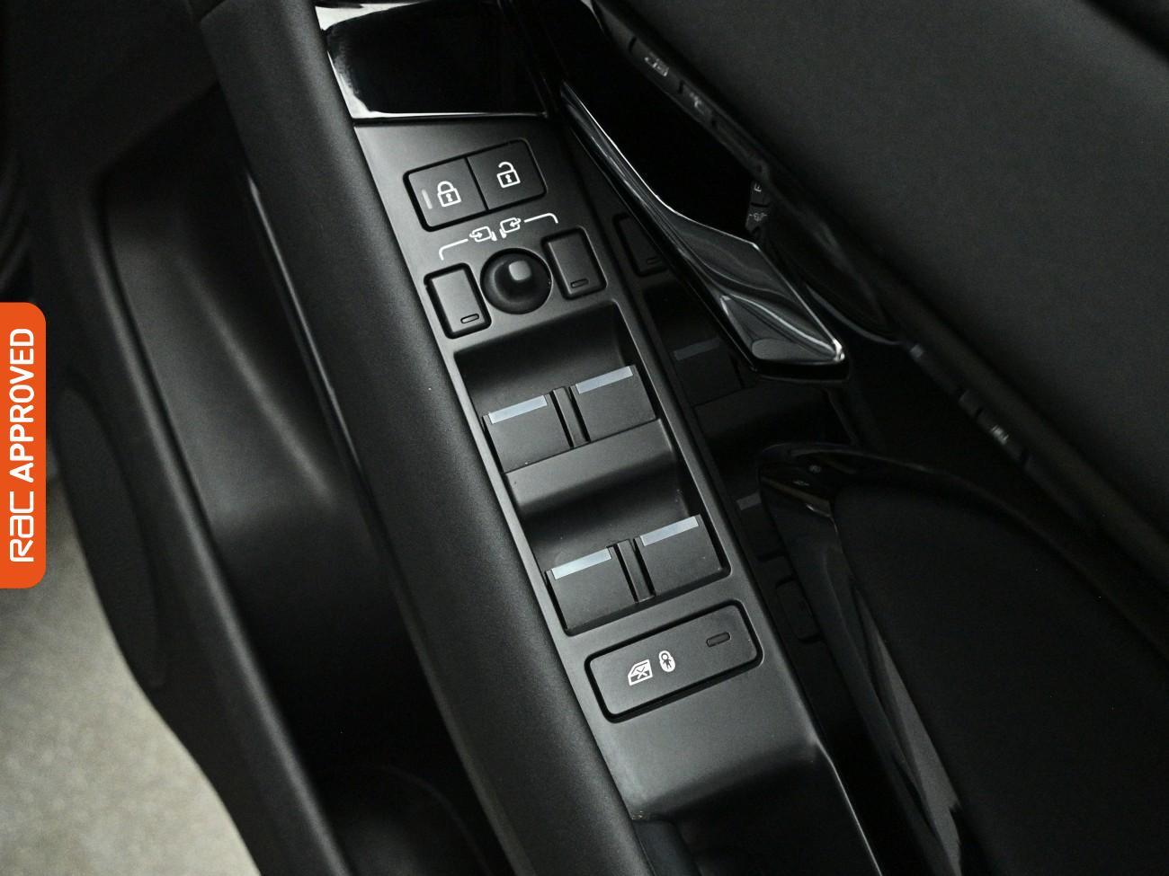 Land Rover Range Rover Evoque view 24