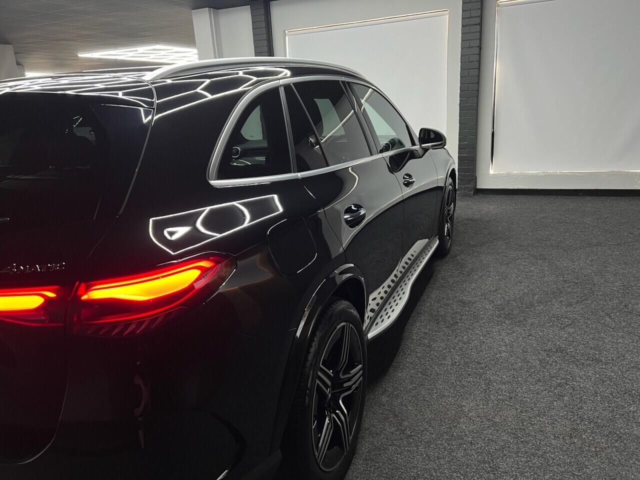 Mercedes-Benz GLC view 12