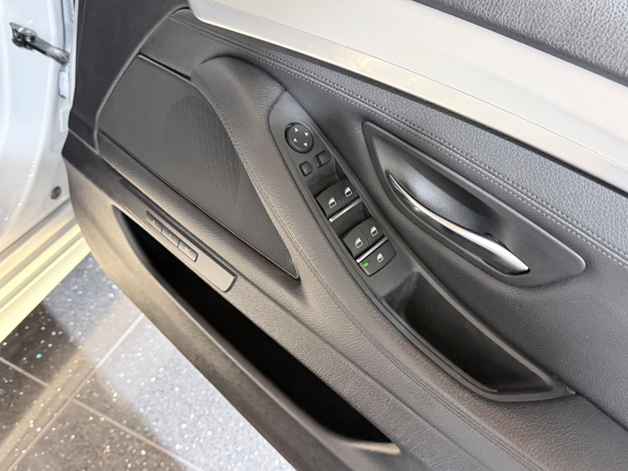BMW 5 Series view 58