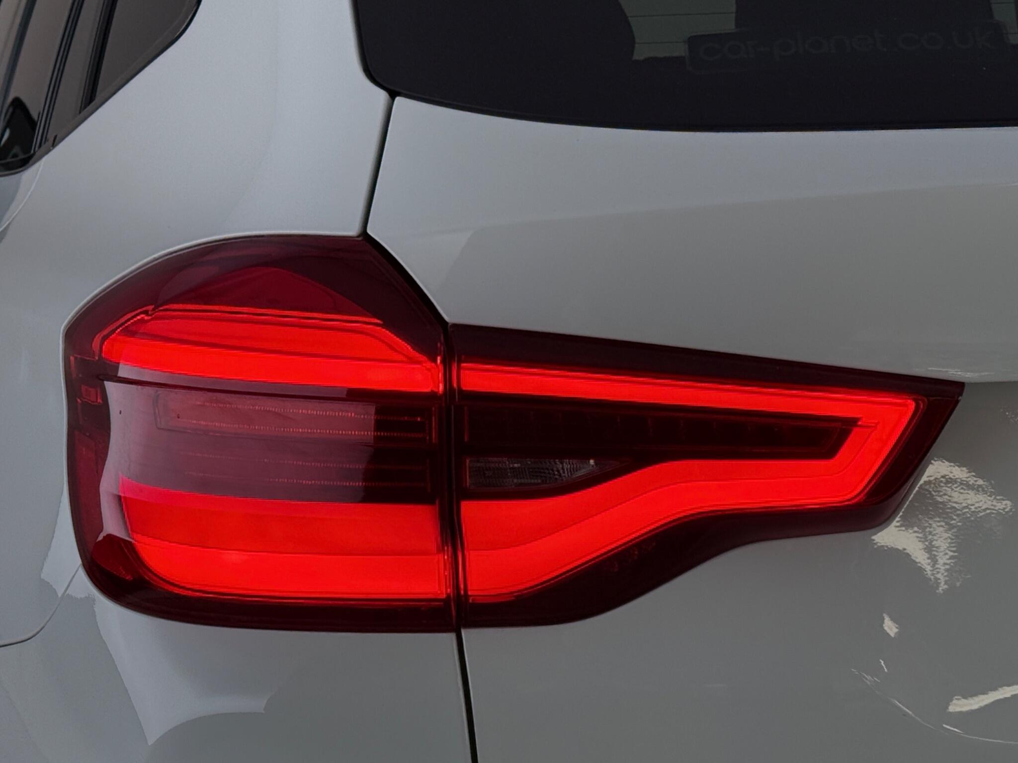 BMW X3 view 12
