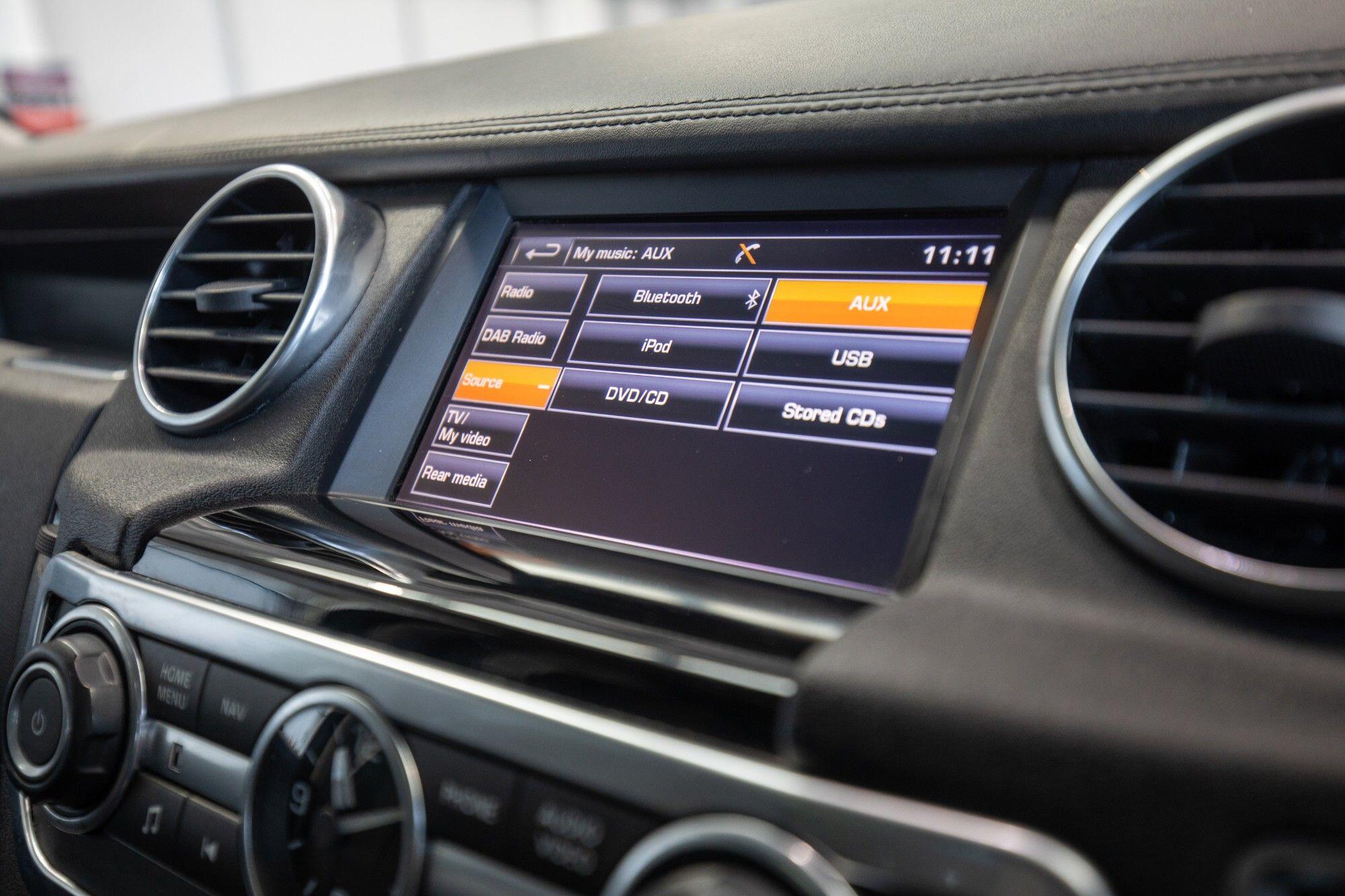 Land Rover Discovery view 28