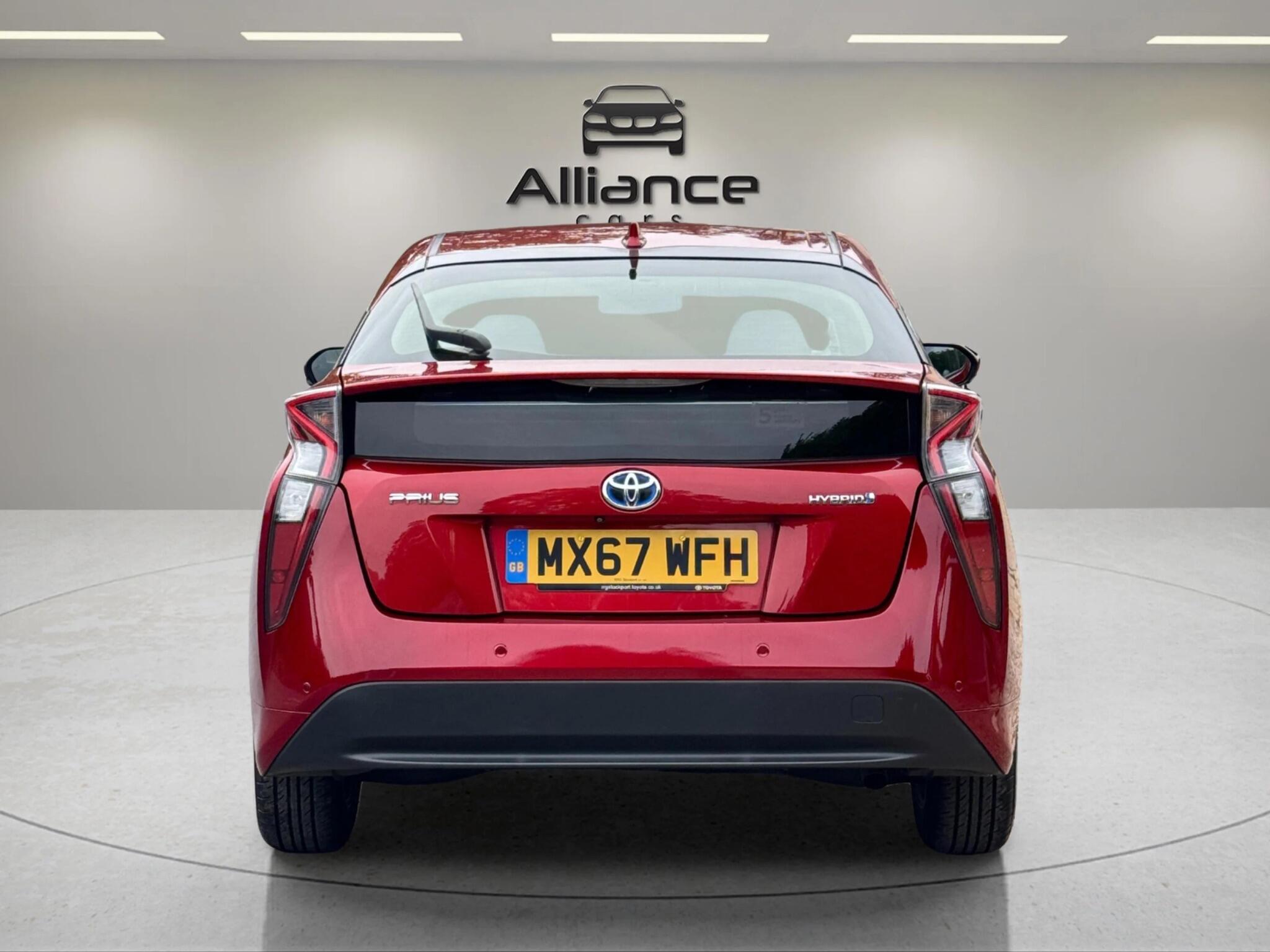Toyota Prius view 13