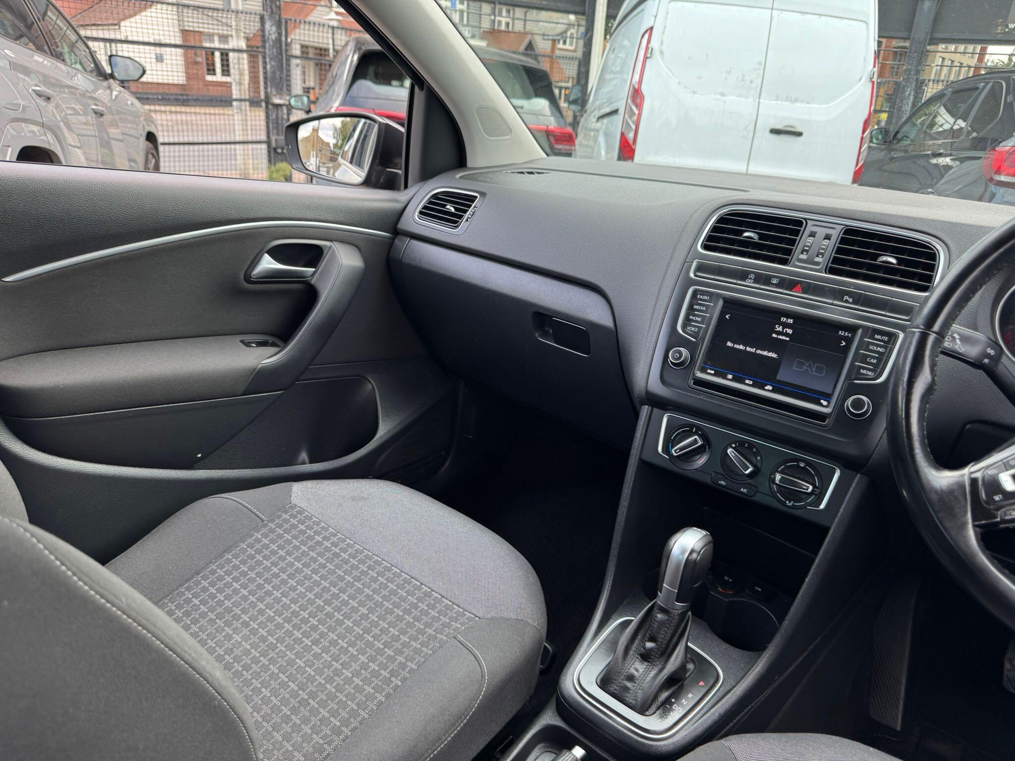 Volkswagen Polo view 37