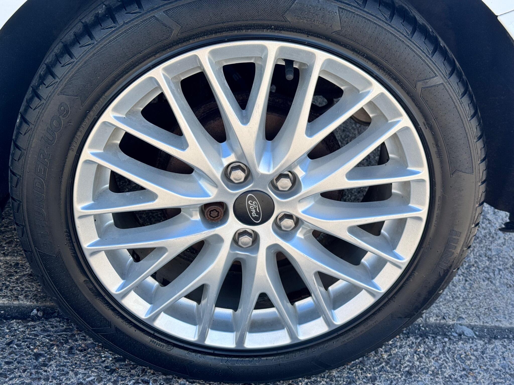 Ford Focus view 35
