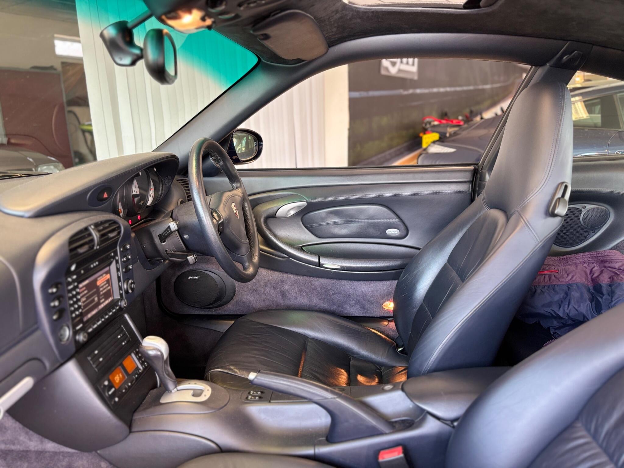 Porsche 911 view 23