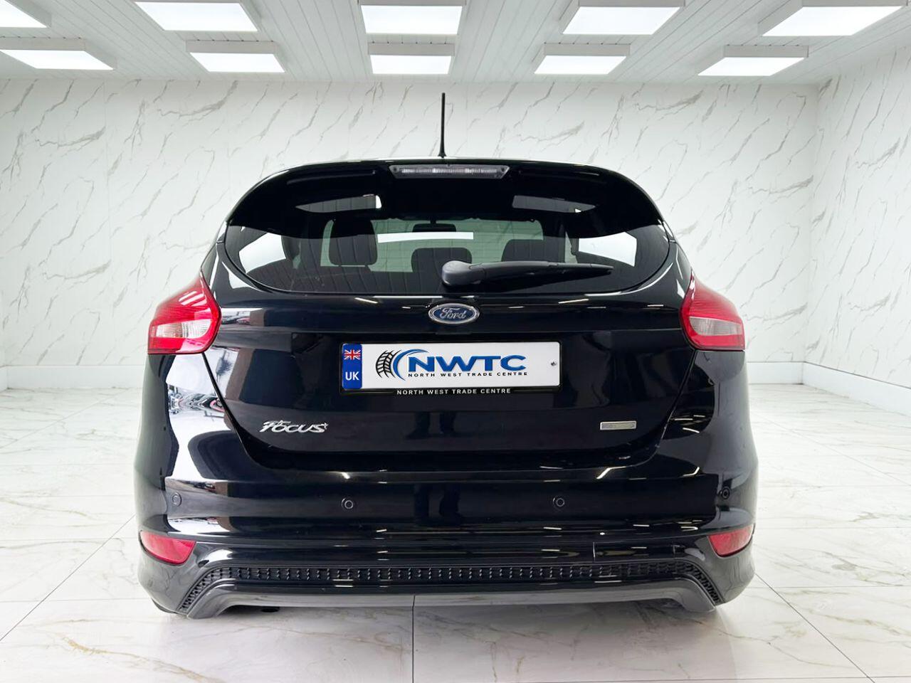 Ford Focus view 10