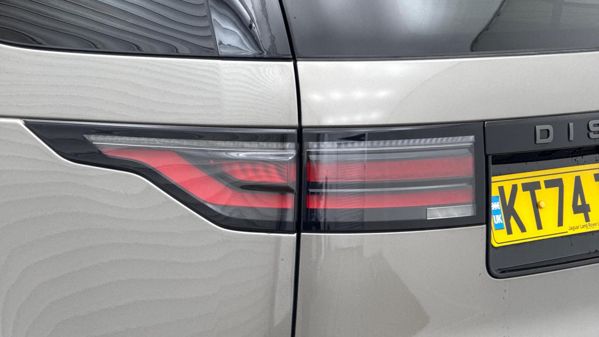 Land Rover Discovery view 19