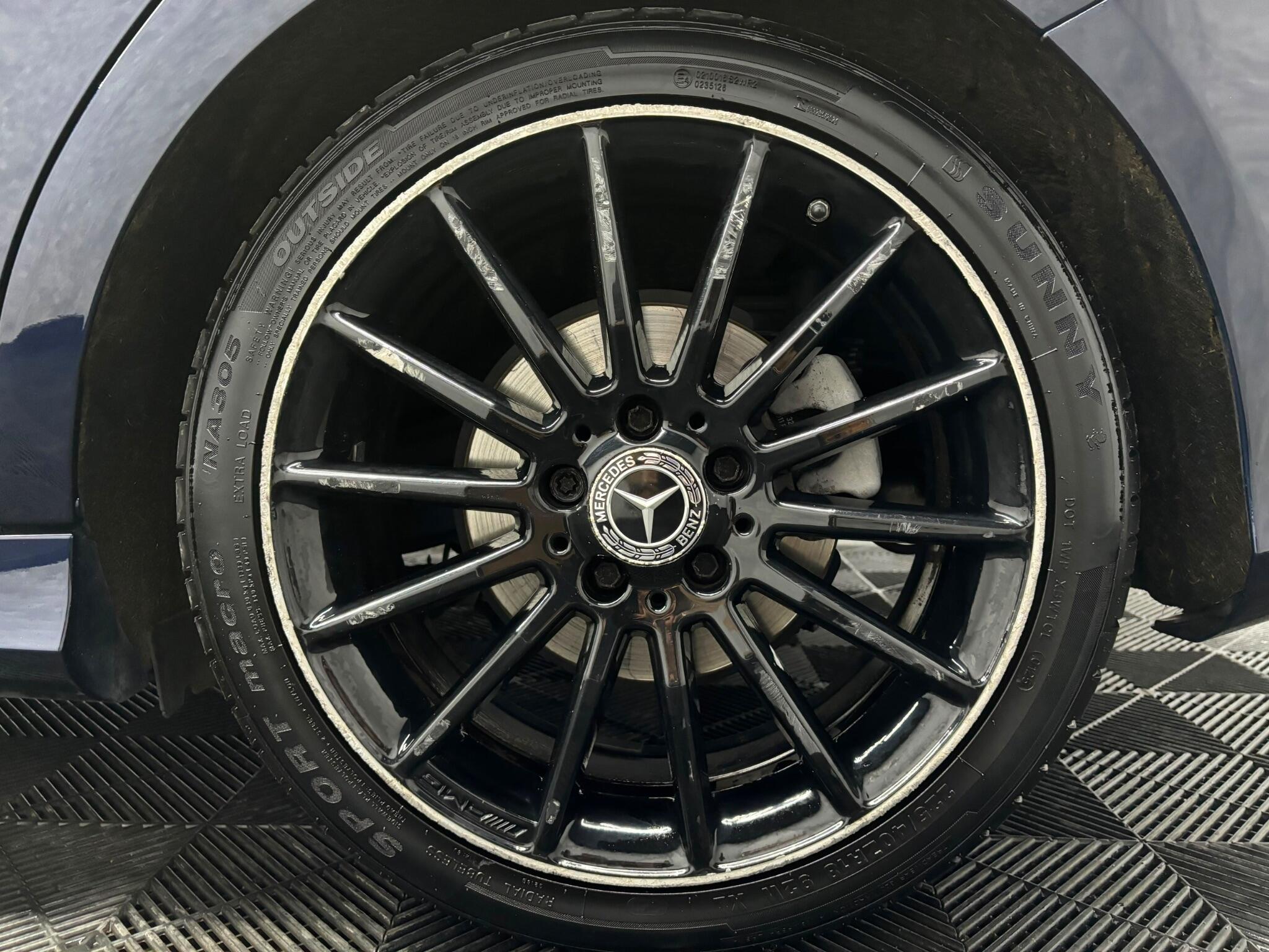 Mercedes-Benz B Class view 29