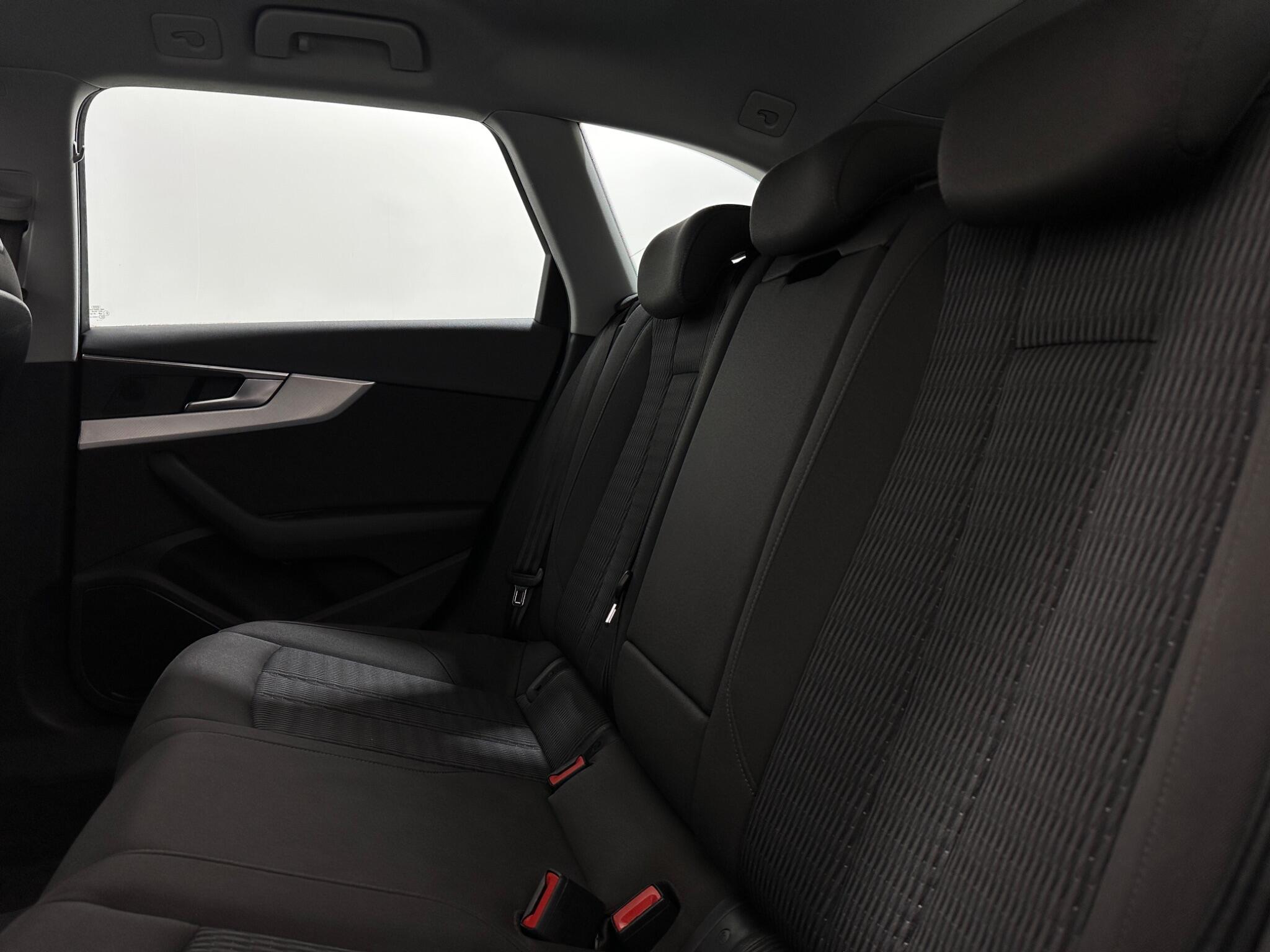 Audi A4 view 38