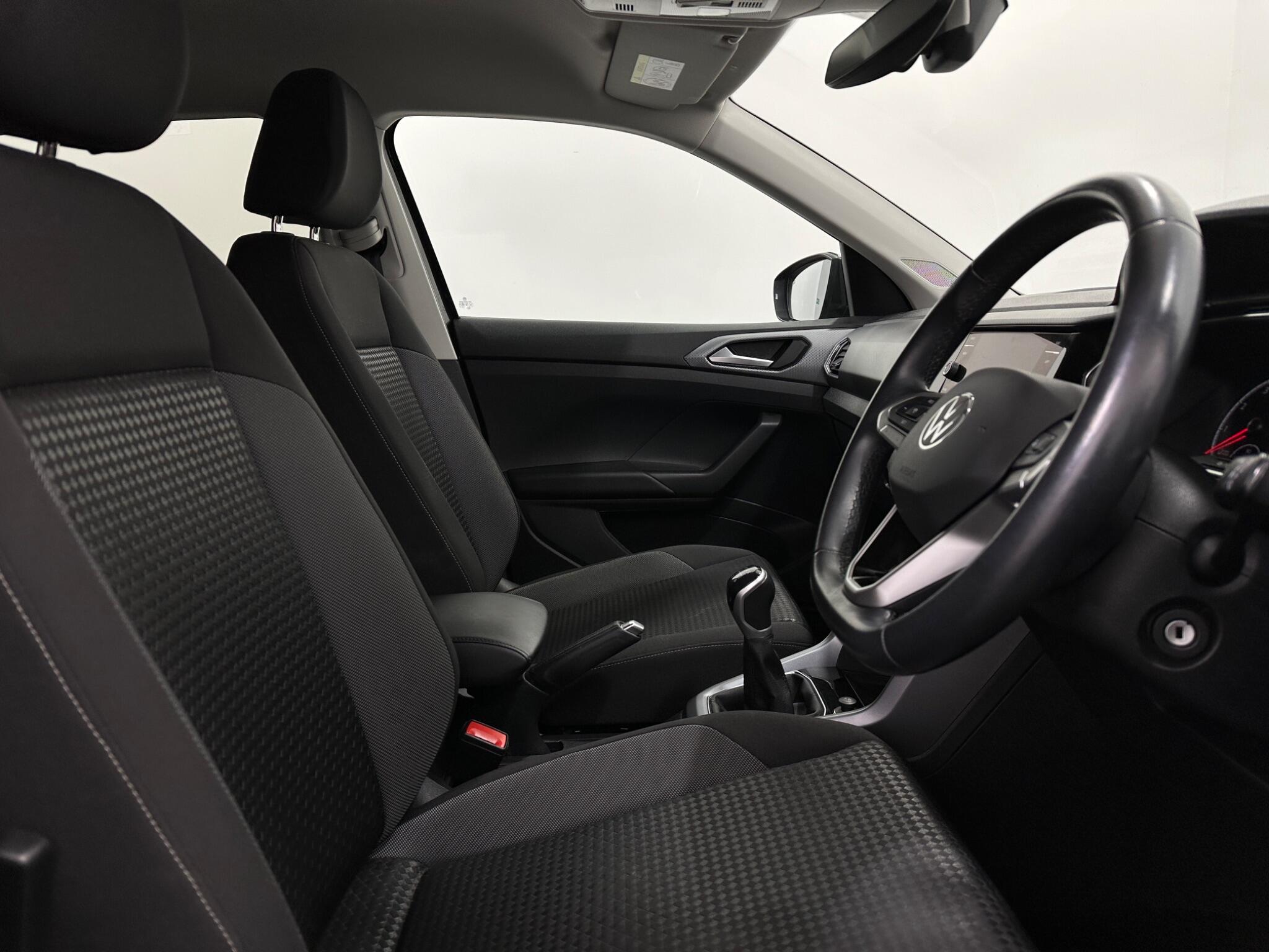 Volkswagen T-Cross view 32