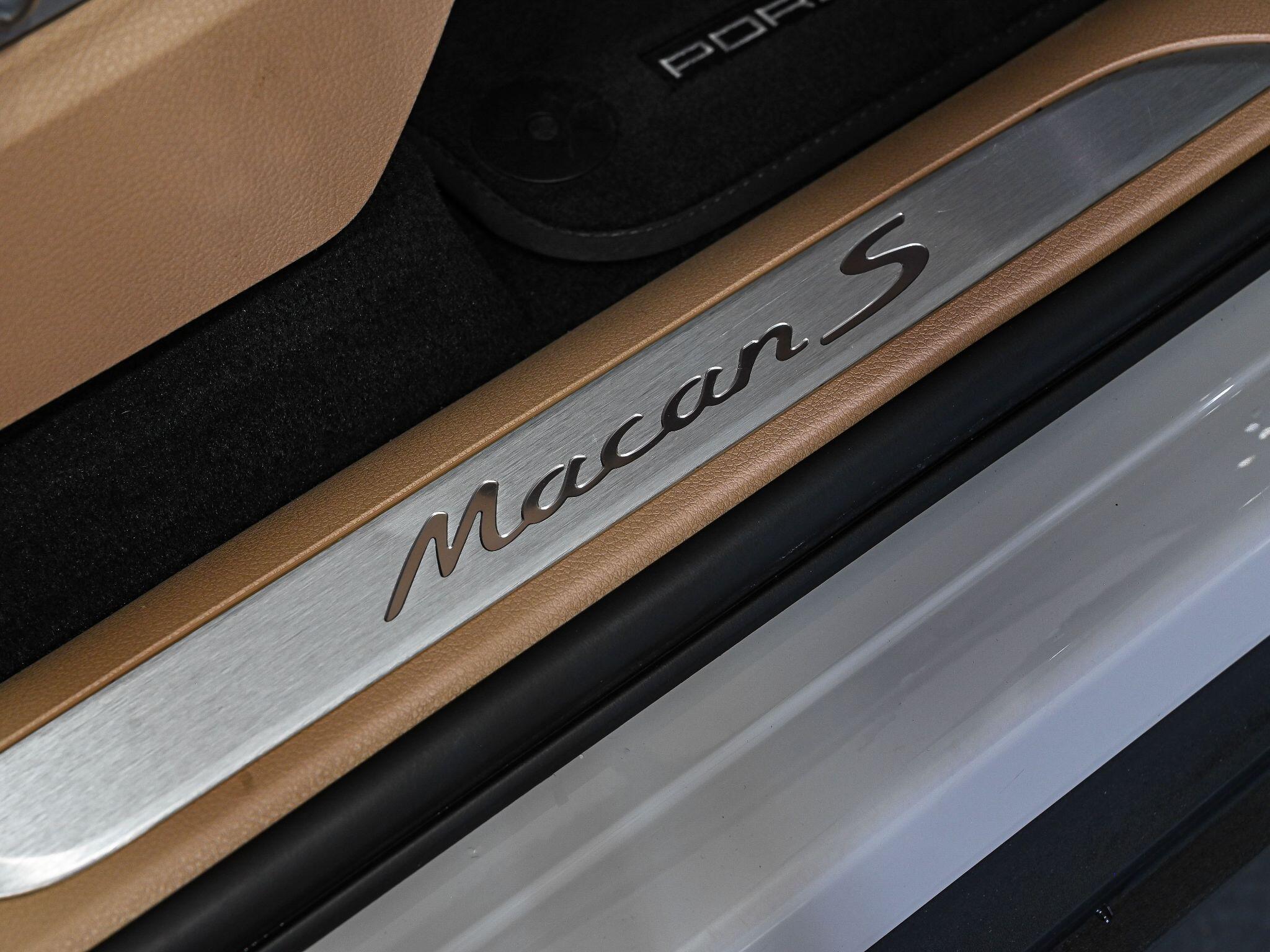 Porsche Macan view 29