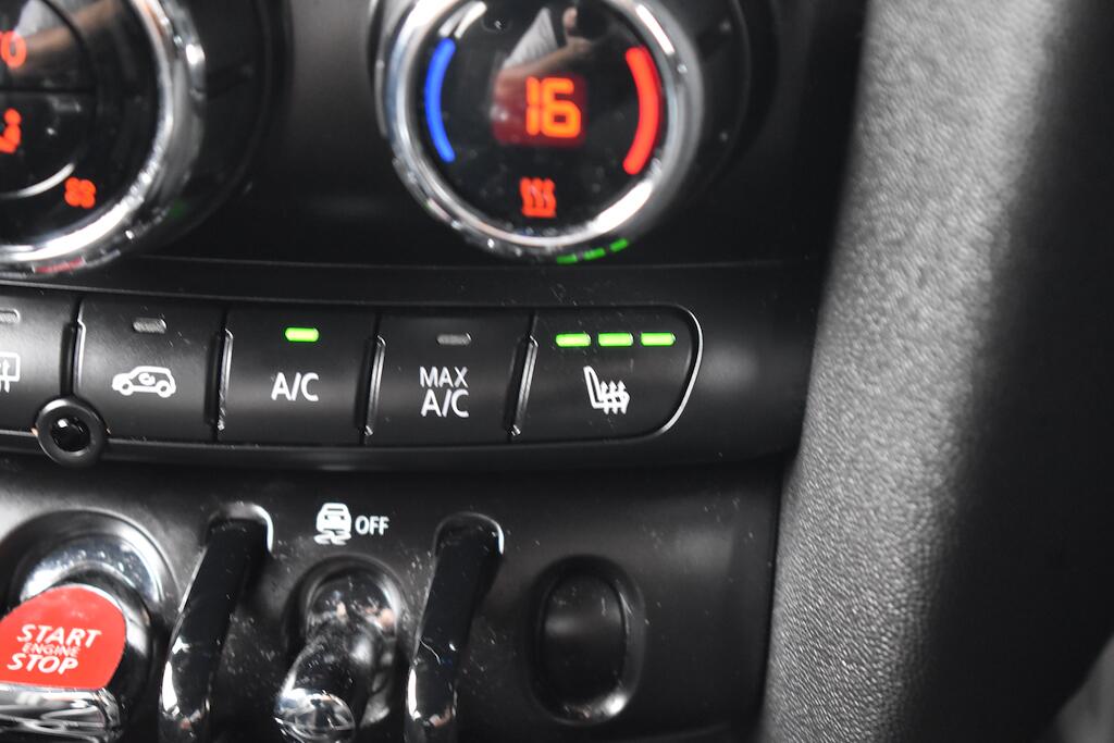 Mini Cooper view 16