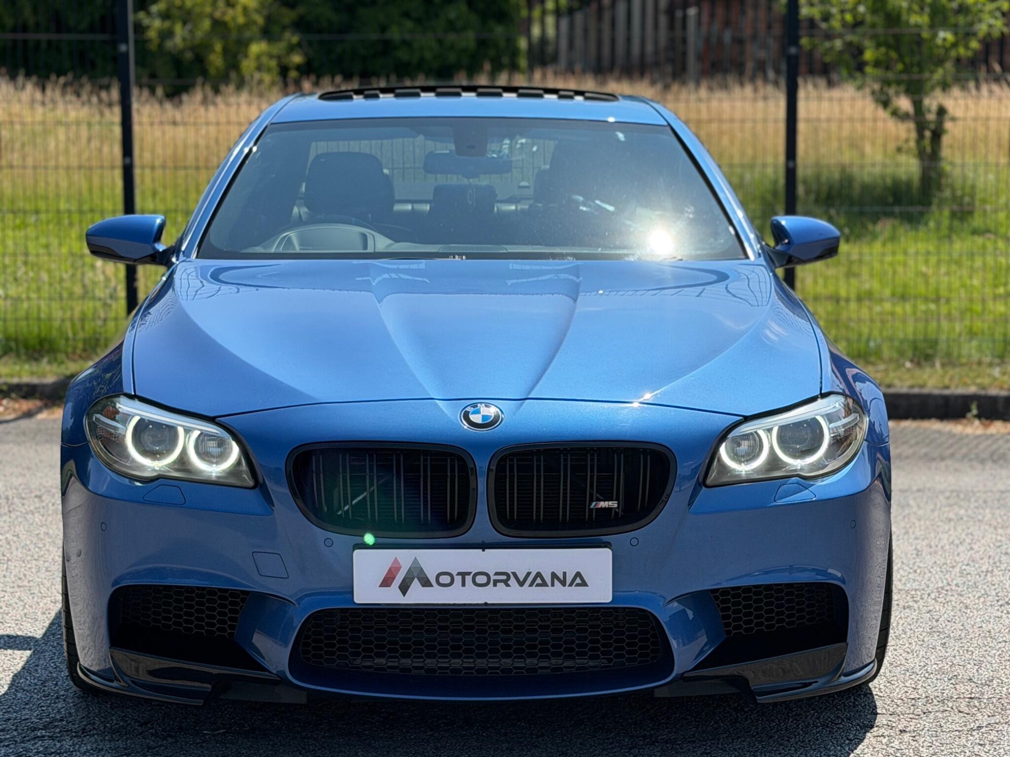 BMW M5 view 2