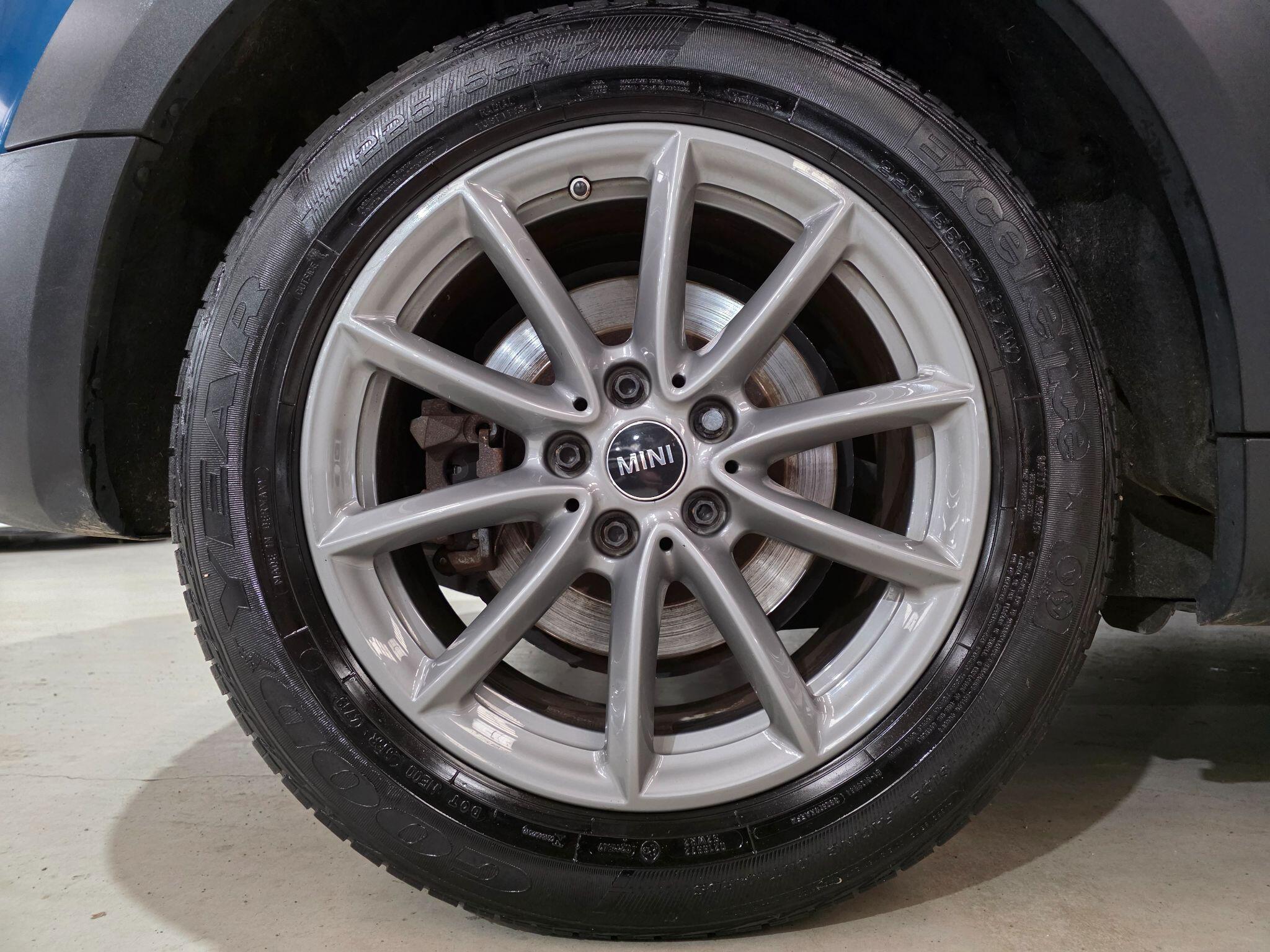 Mini Countryman view 29