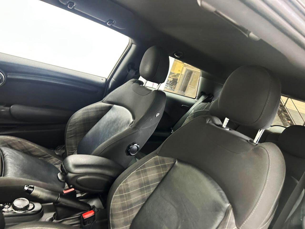 Mini Hatch view 13