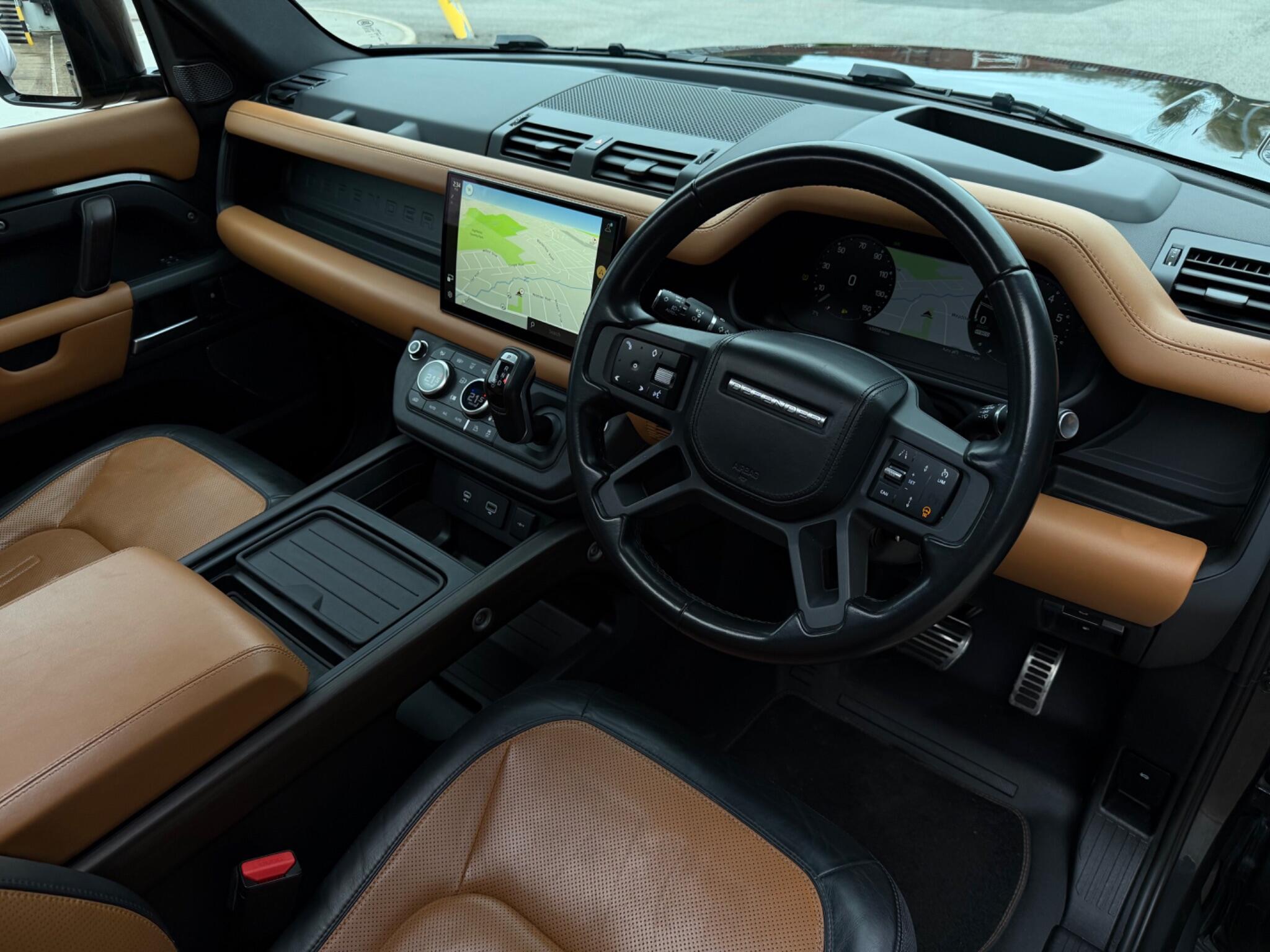 Land Rover Defender view 5