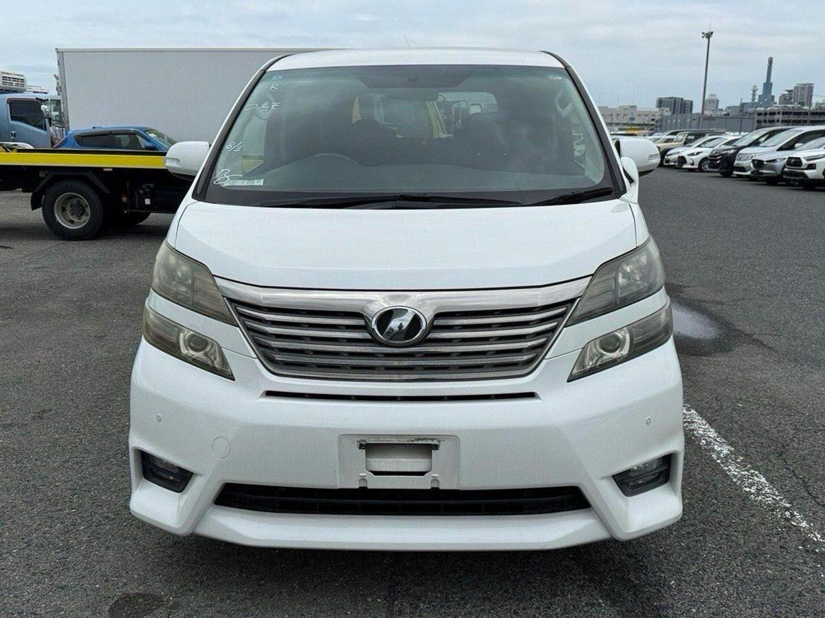 Toyota Vellfire view 10