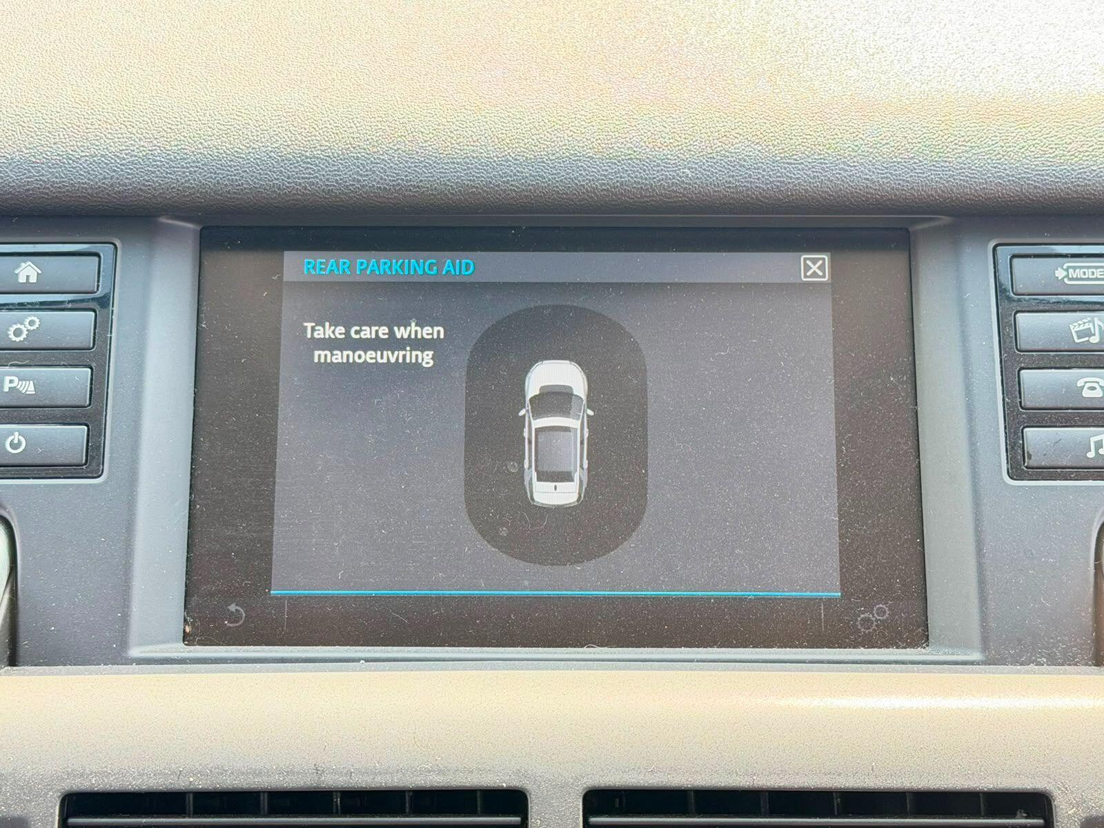 Land Rover Discovery Sport view 28