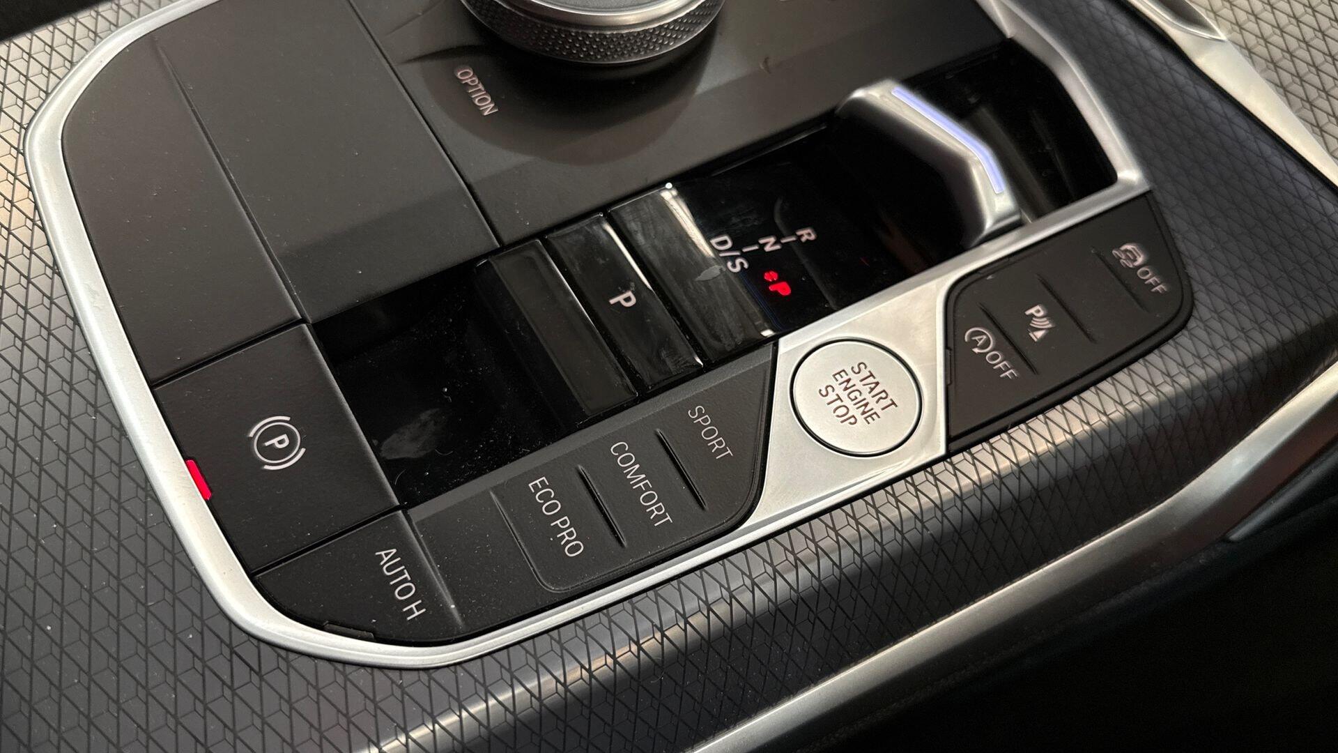 BMW 3 Series view 20