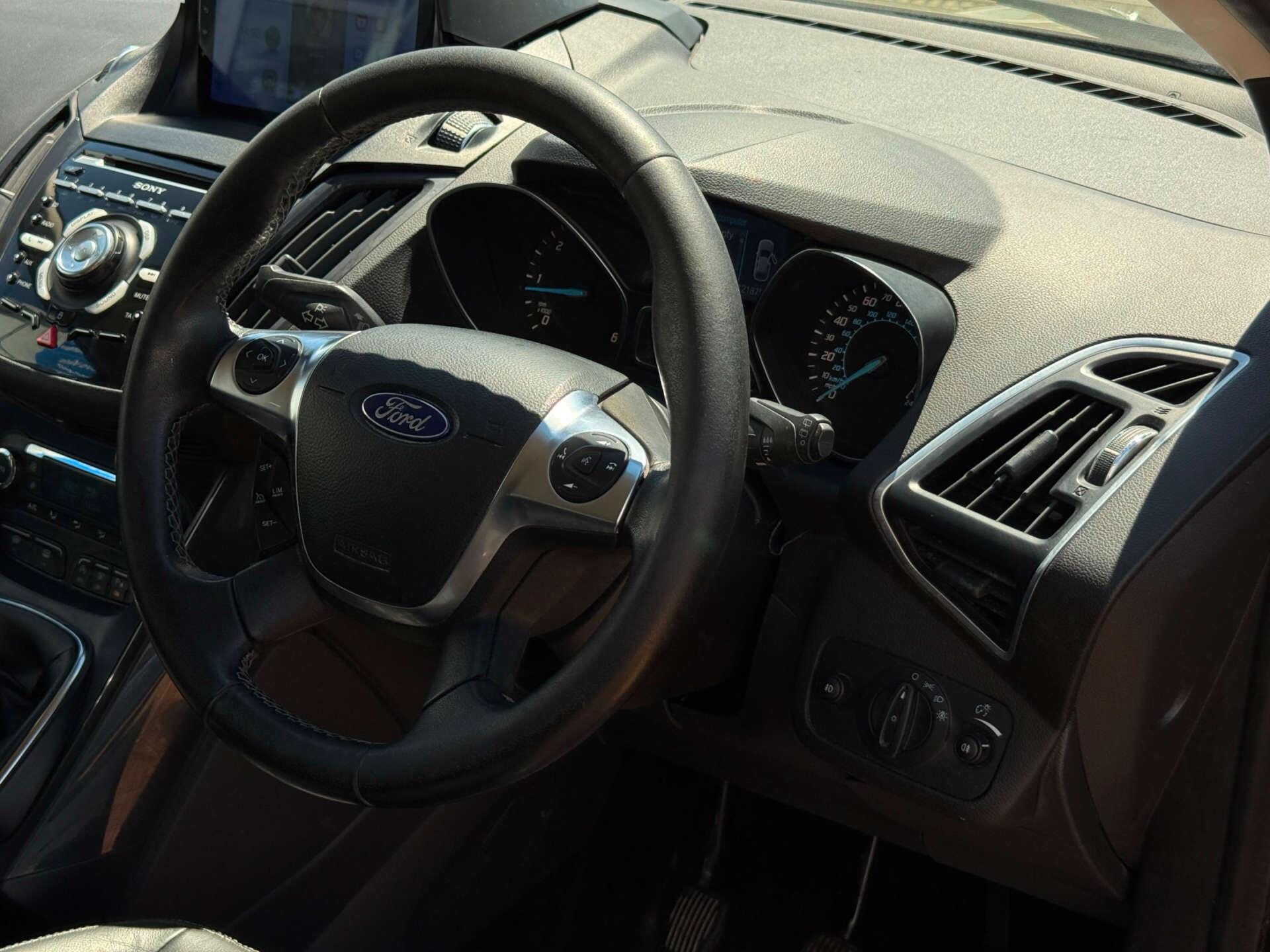 Ford Kuga view 55