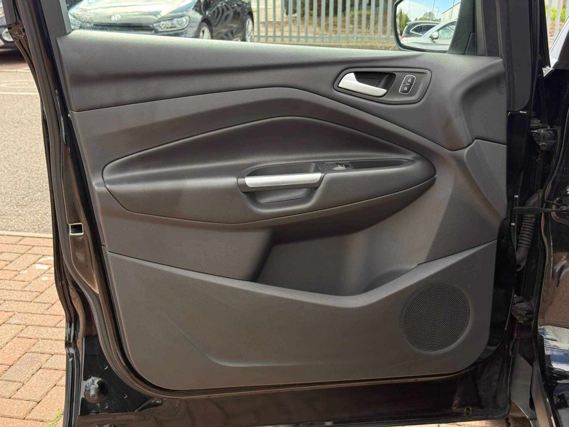 Ford Kuga view 42