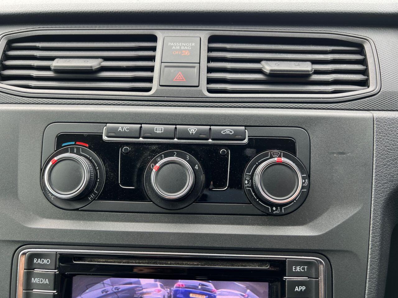 Volkswagen Caddy Maxi view 16
