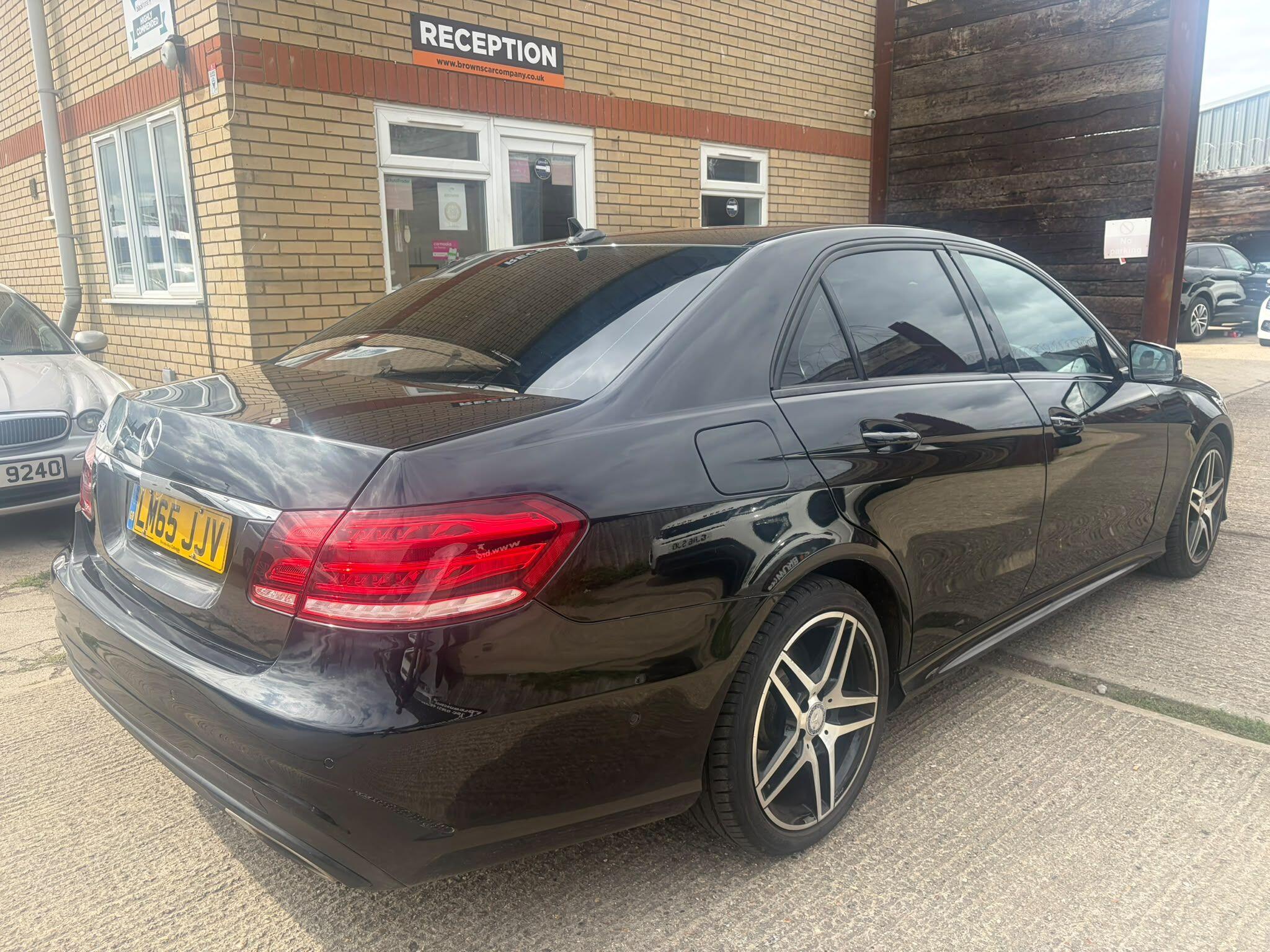 Mercedes-Benz E Class view 3