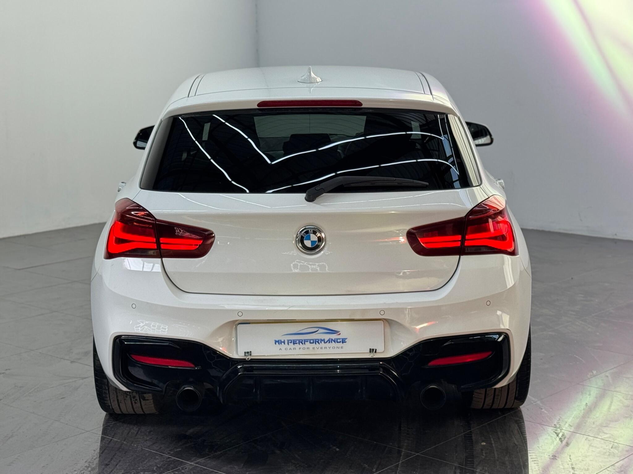 BMW 1 Series view 4