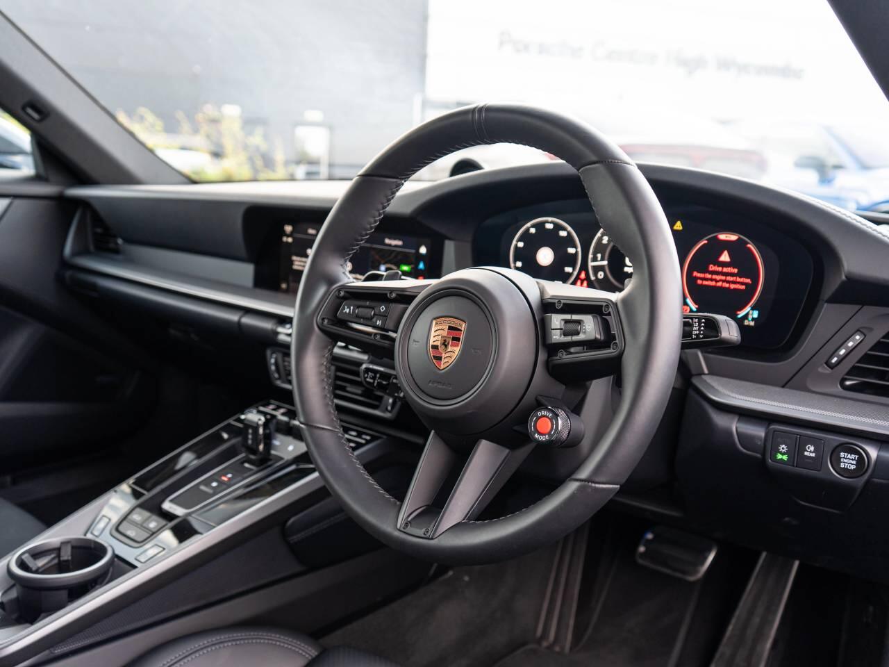 Porsche 911 view 4