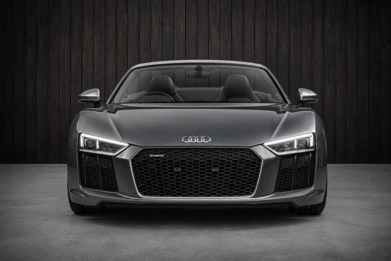 Audi R8 view 13