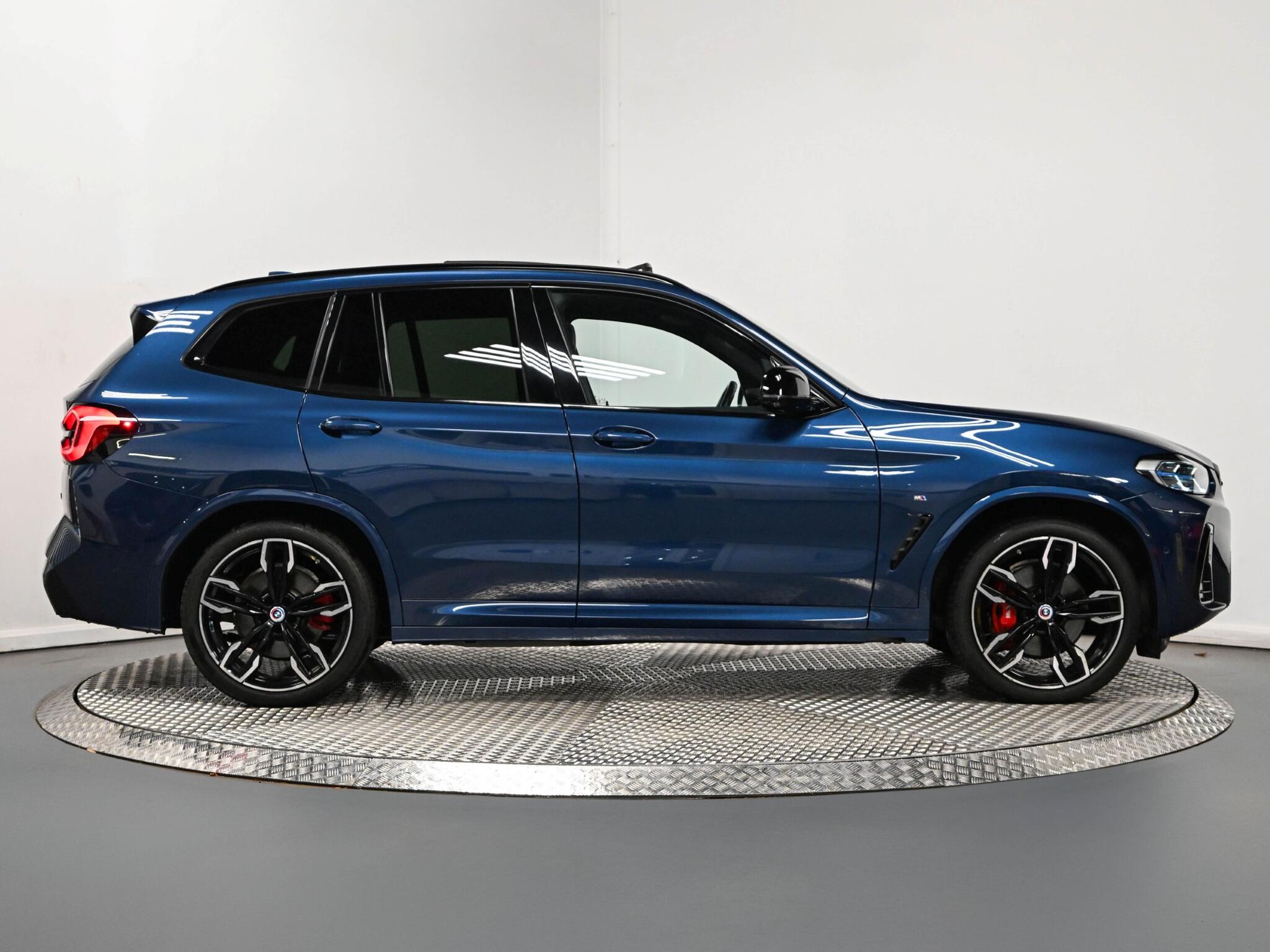 BMW X3 view 21