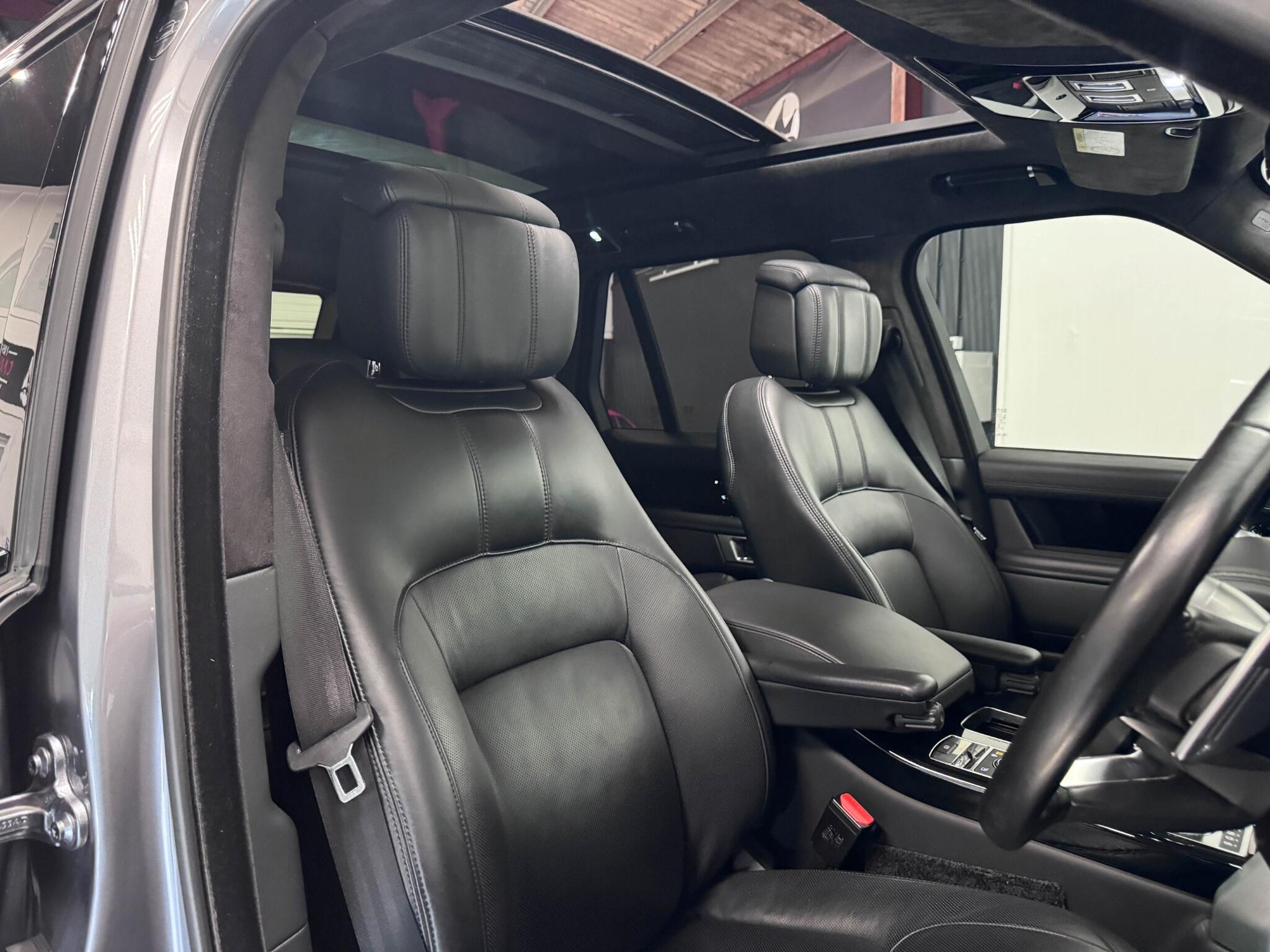 Land Rover Range Rover view 34