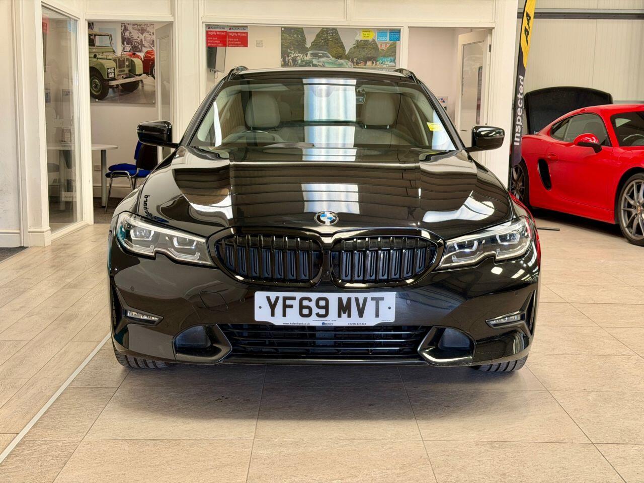 BMW 3 Series view 12