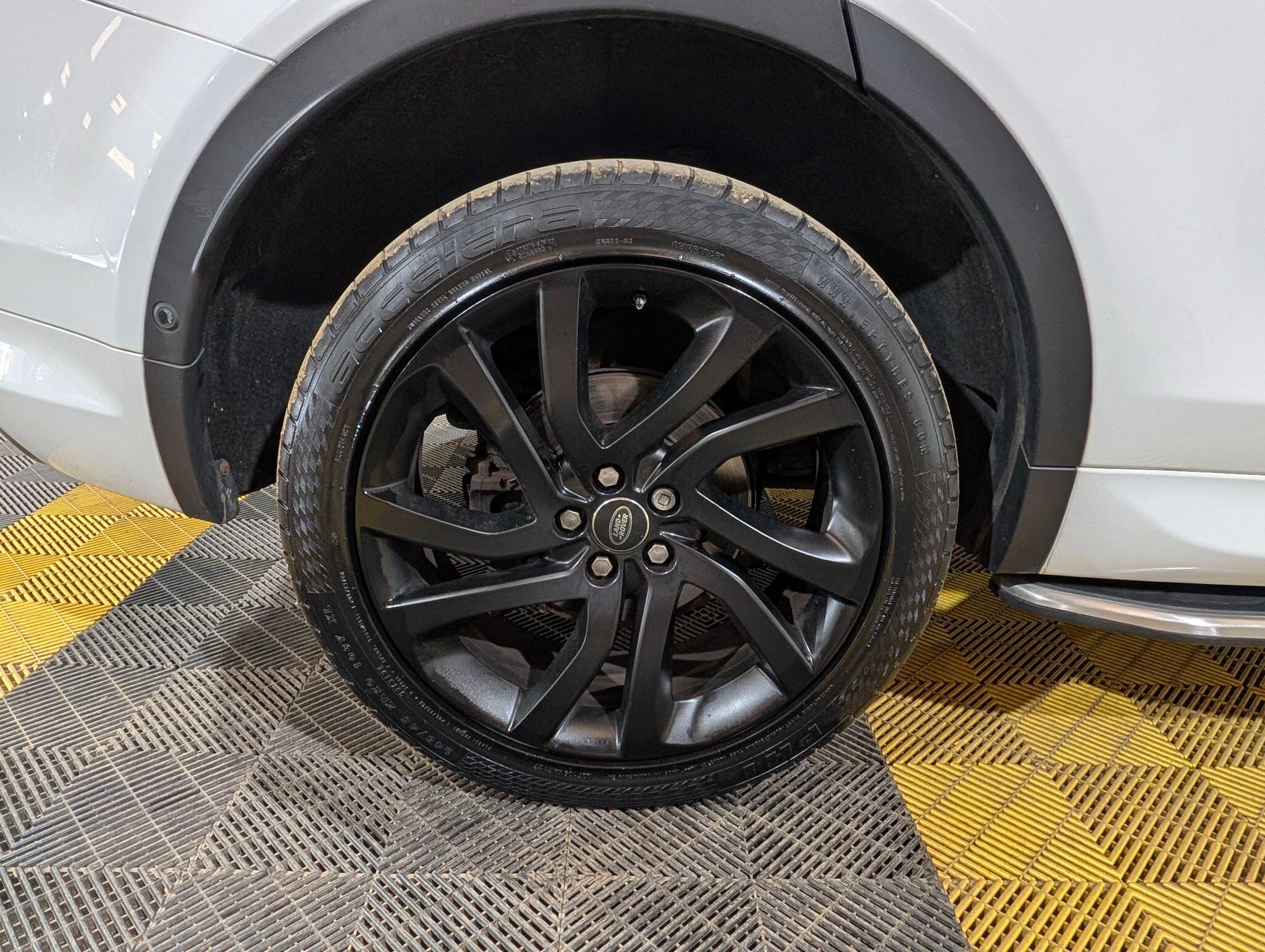 Land Rover Discovery Sport view 52