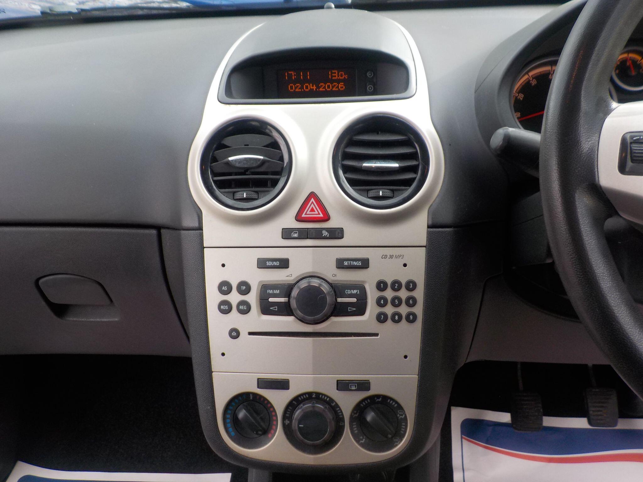 Vauxhall Corsa 1.4i 16v Club 5dr