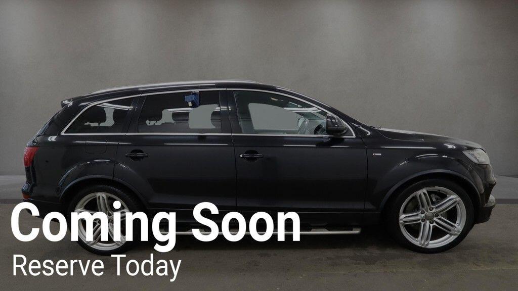 Audi Q7 view 8