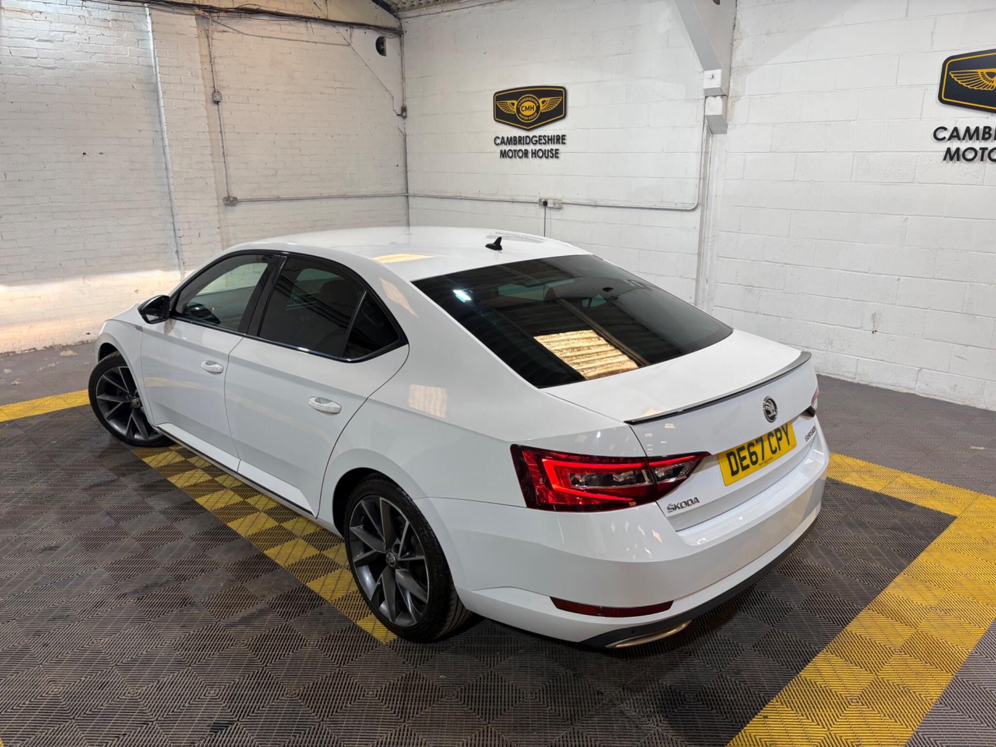 Skoda Superb view 4
