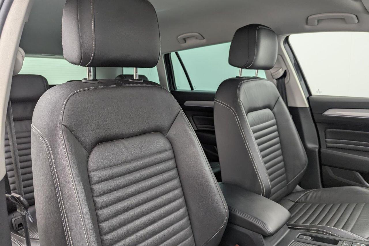 Volkswagen Passat view 15
