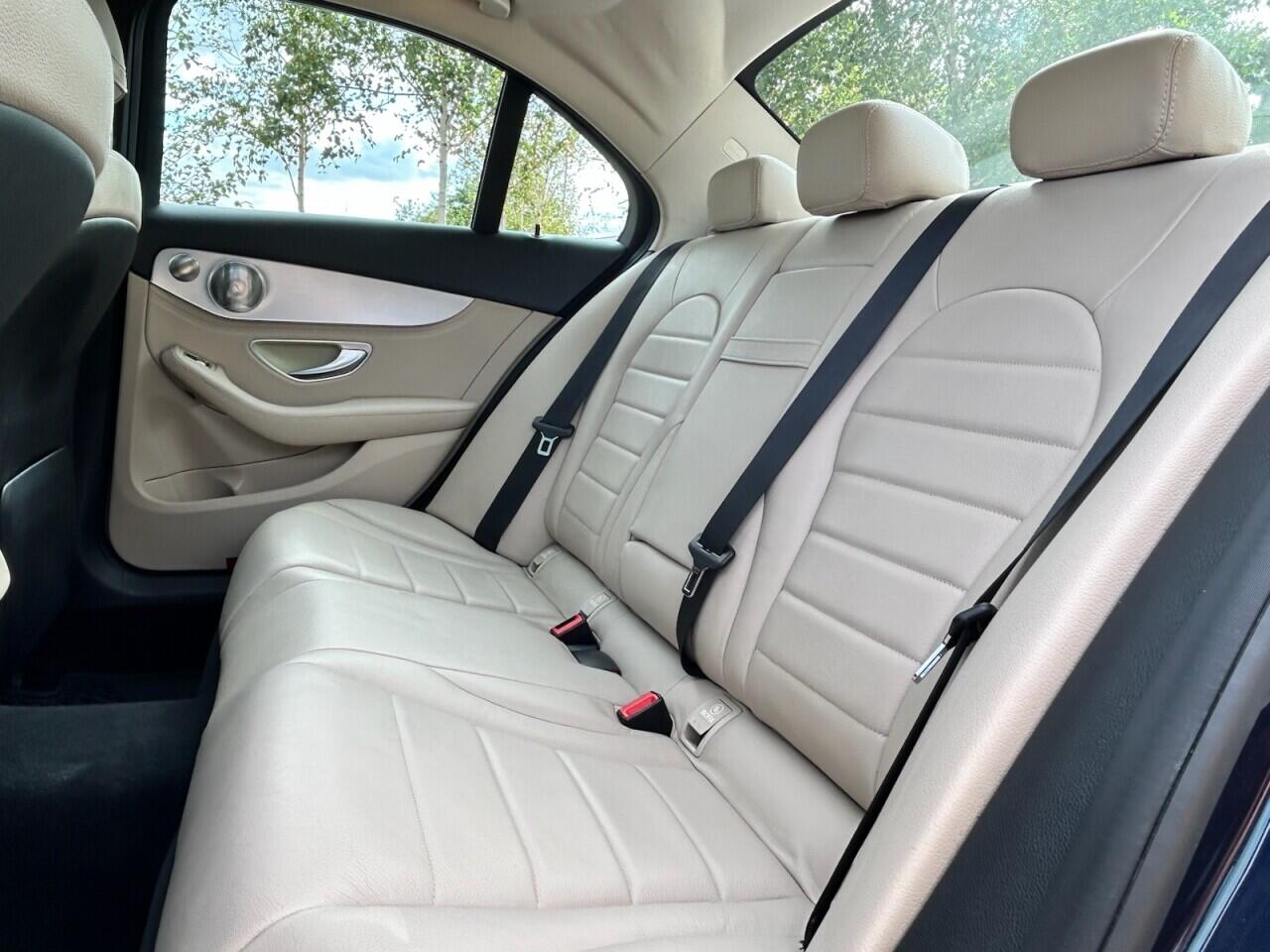 Mercedes-Benz C-Class view 21