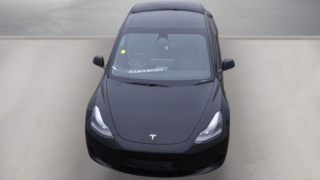 Tesla Model 3 view 11
