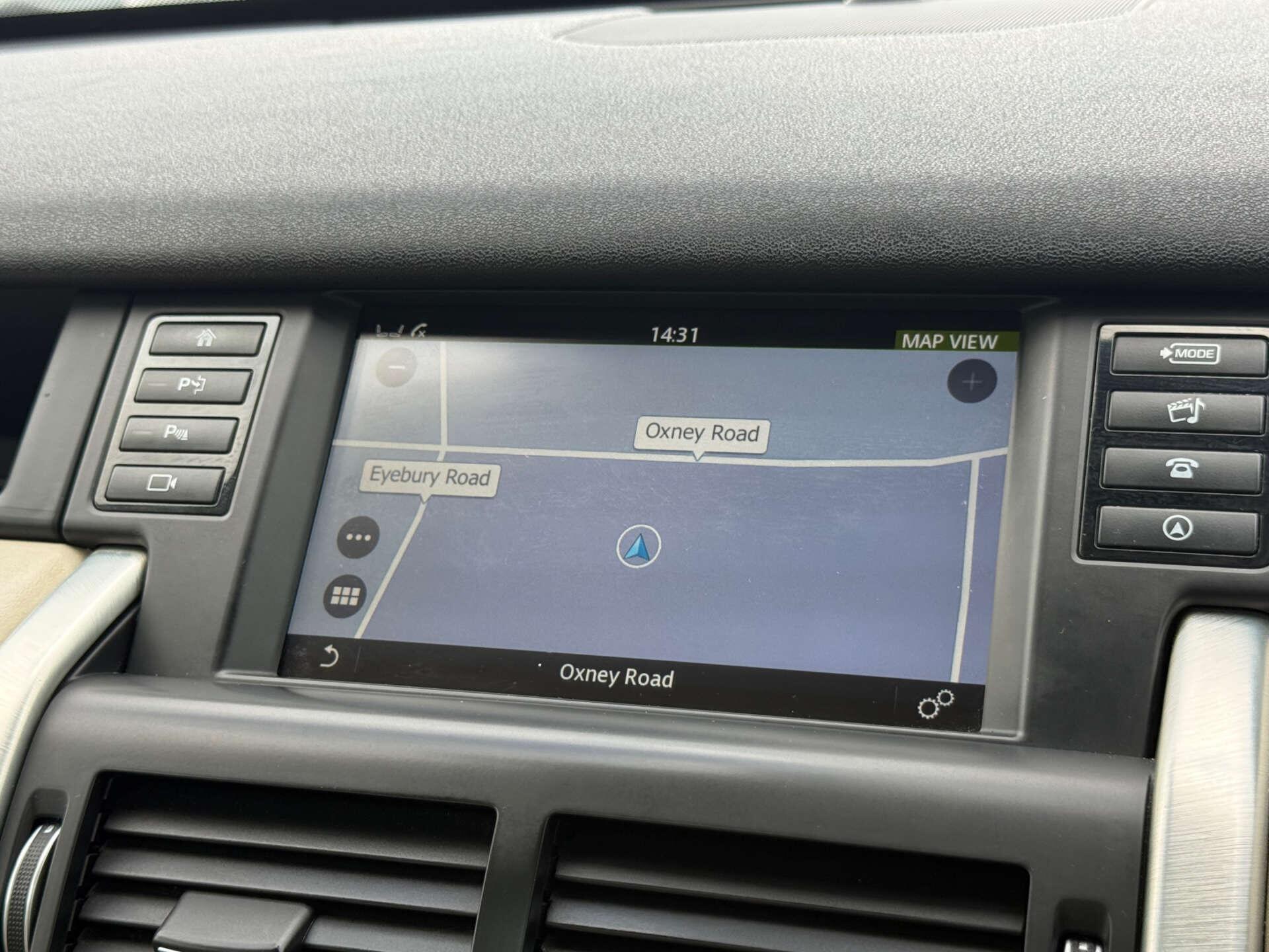 Land Rover Discovery Sport view 58