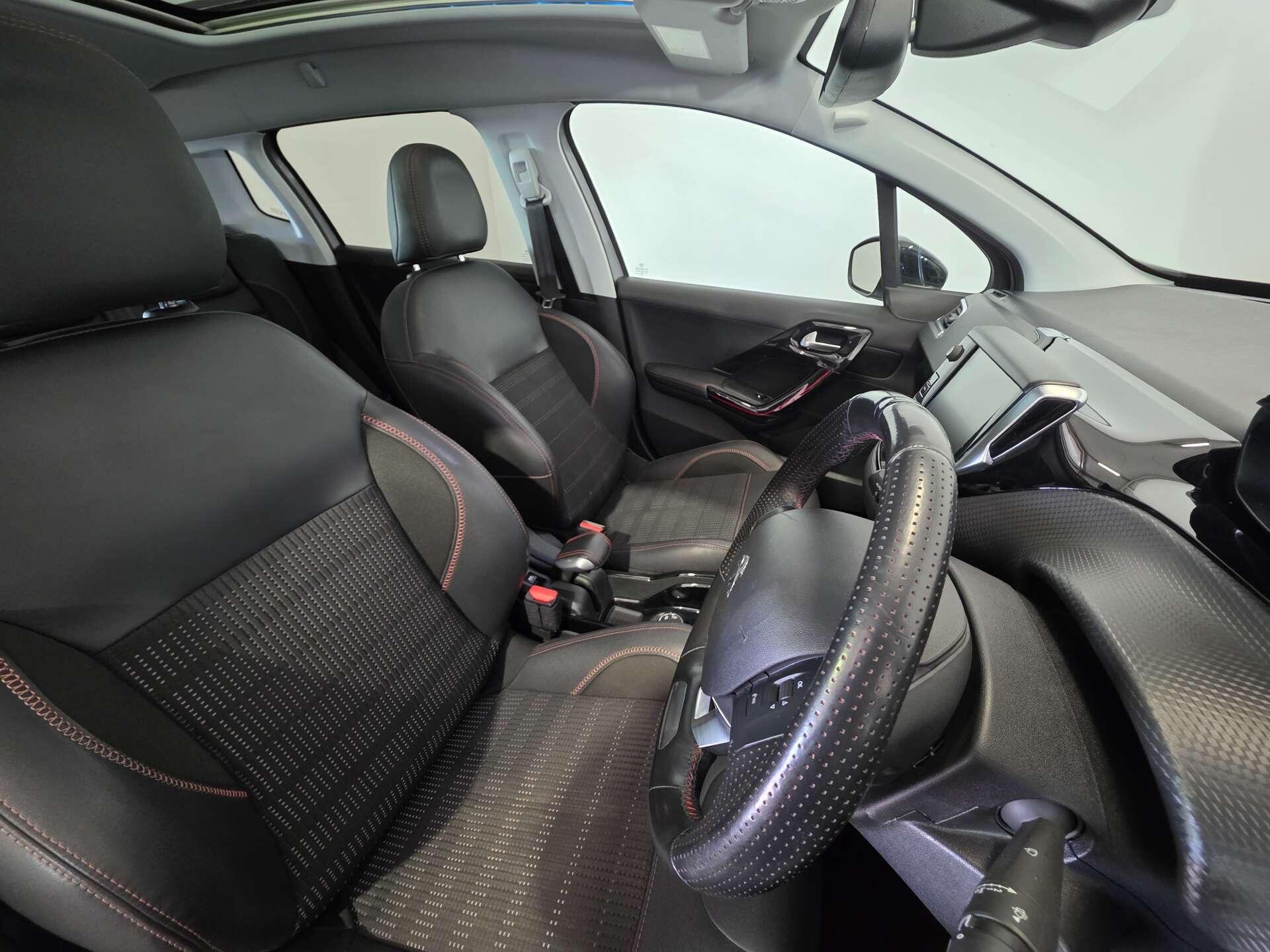 Peugeot 2008 view 11