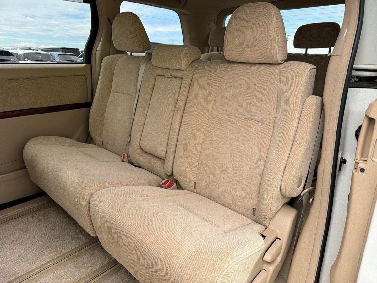 Toyota Vellfire view 13