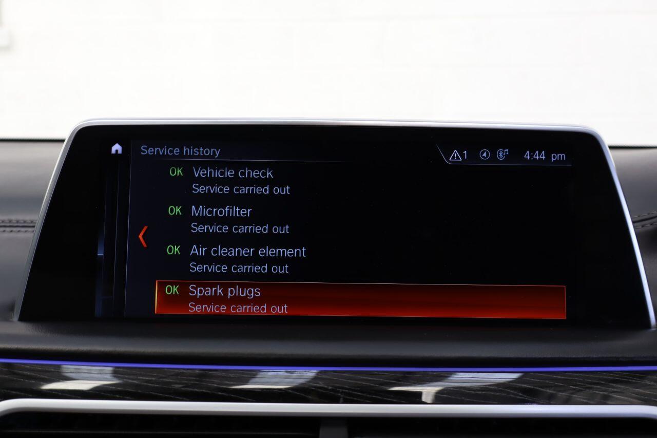 BMW 7 Series view 64