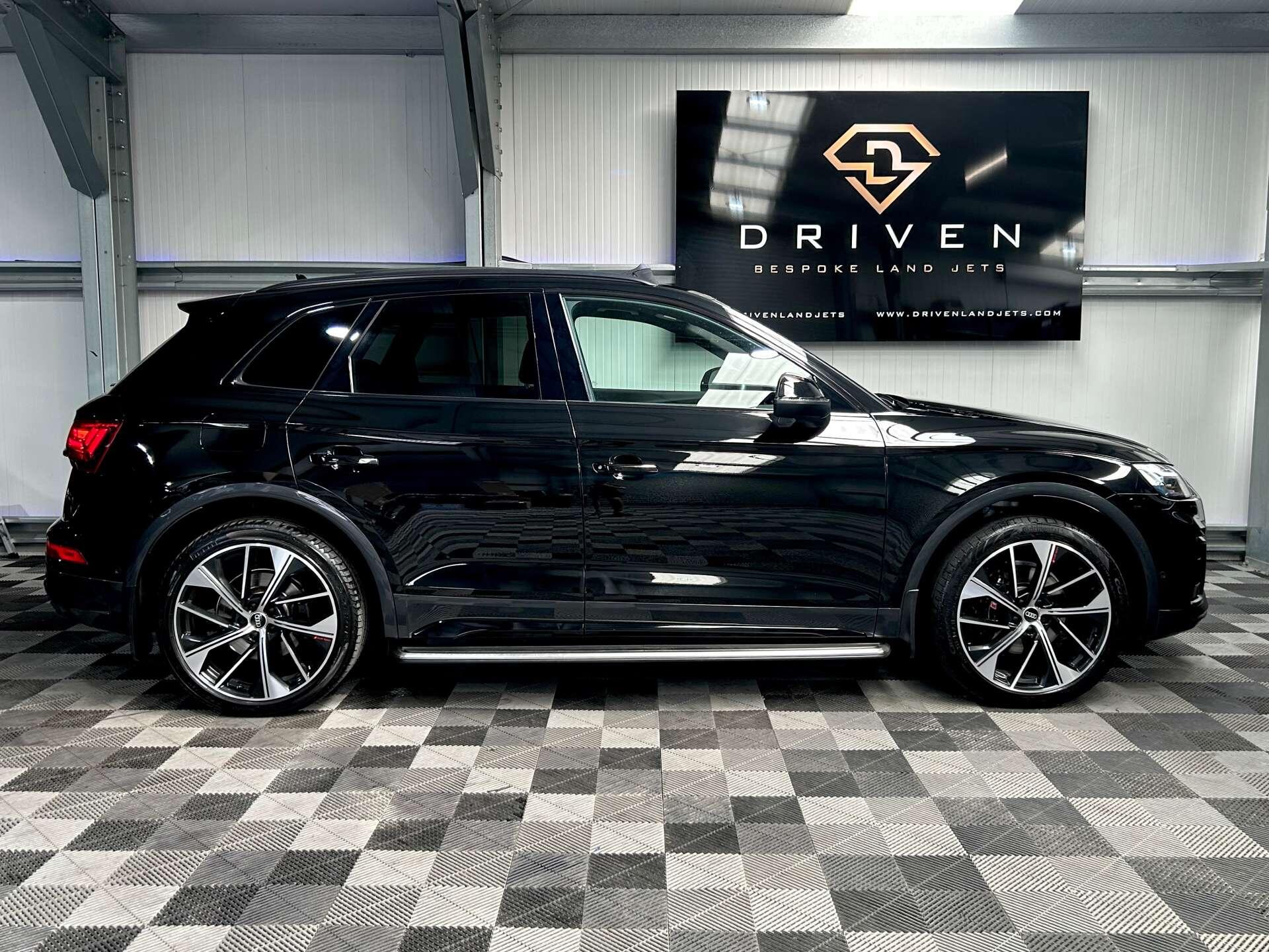 Audi Q5 view 9