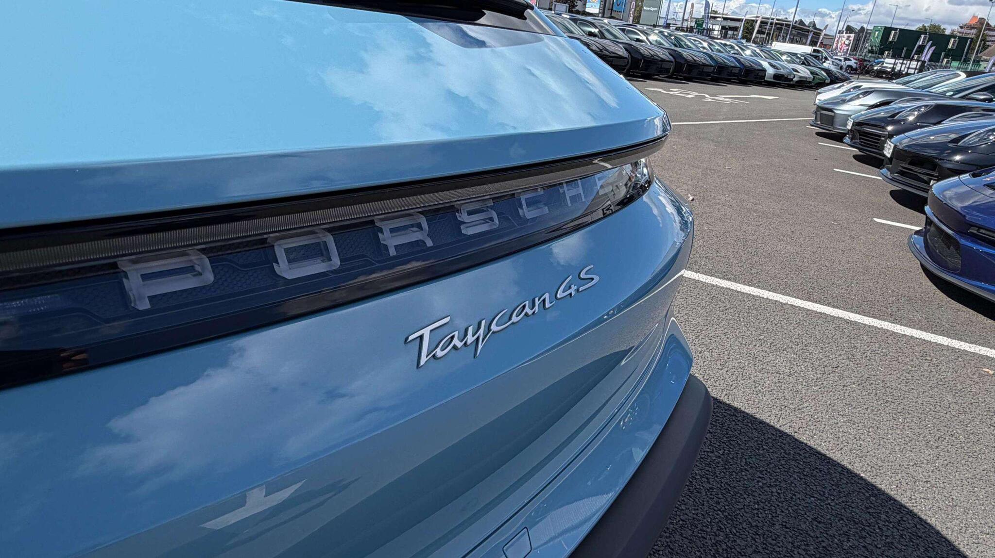 Porsche Taycan view 28