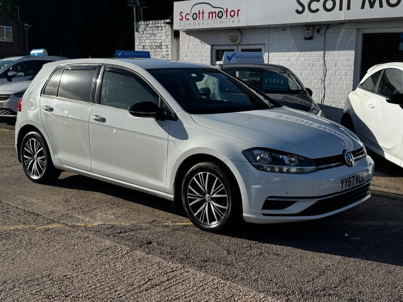 Volkswagen Golf view 10