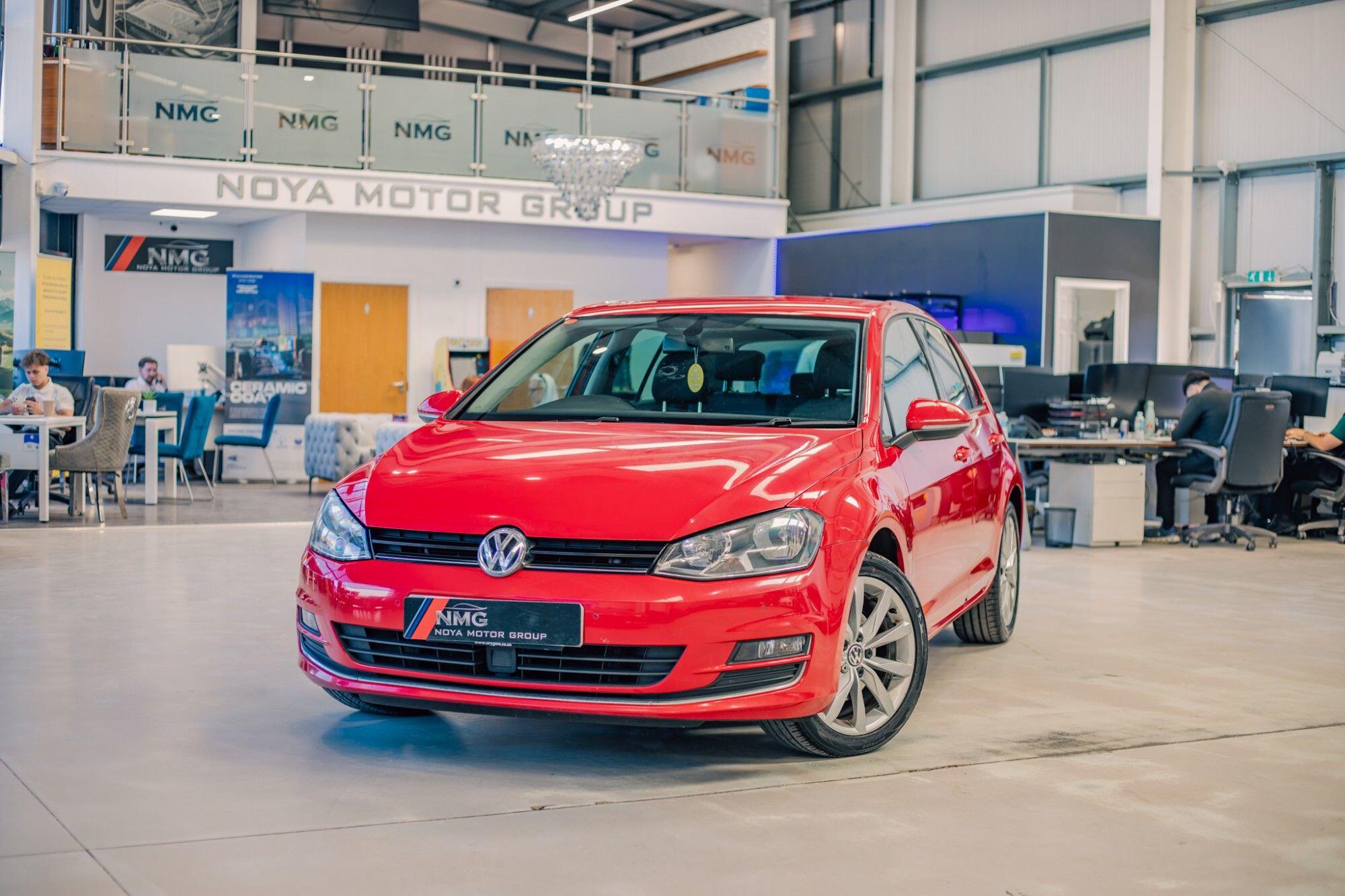 Volkswagen Golf view 4
