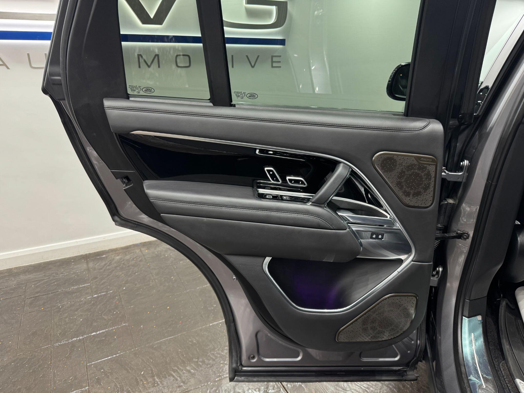 Land Rover Range Rover view 85