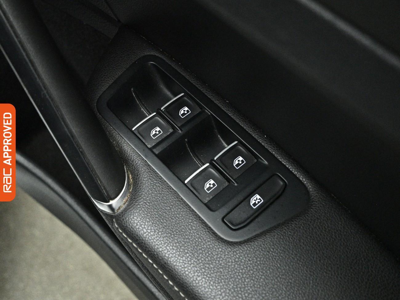 Volkswagen Golf view 26